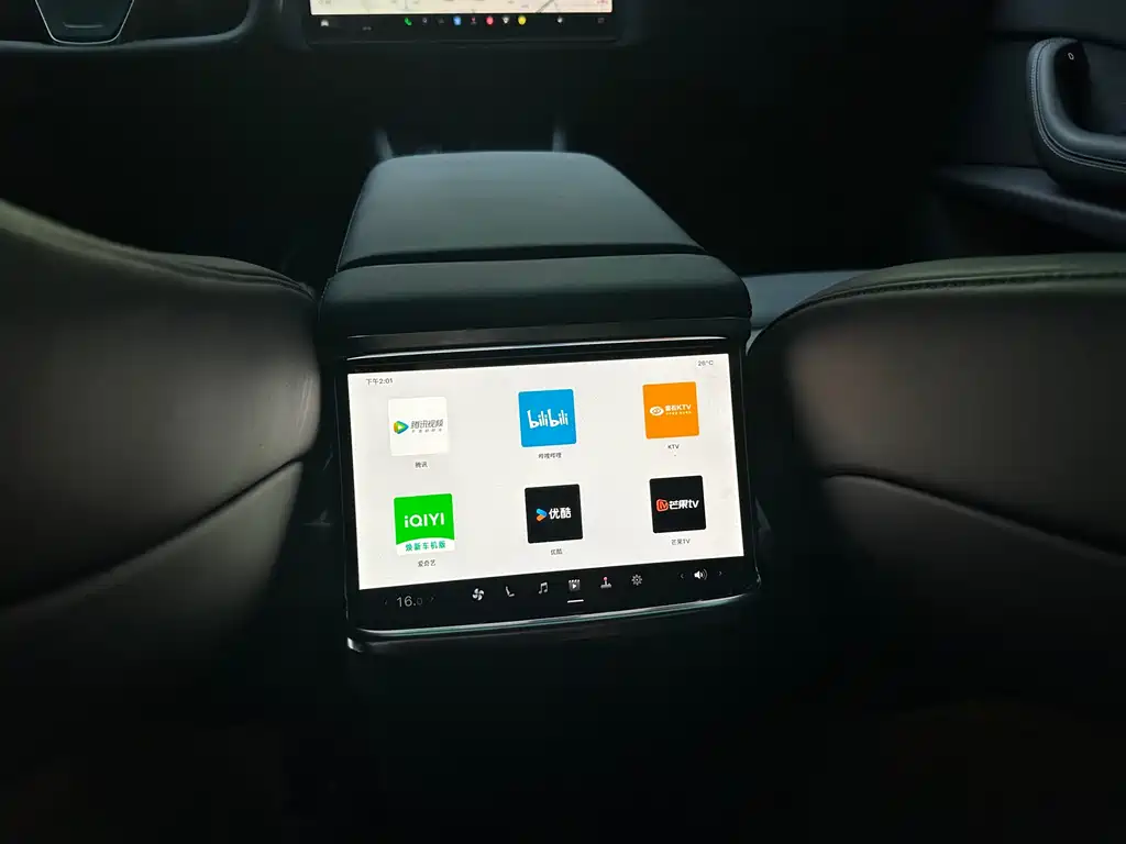 Tesla Model X 2023 — фото 13