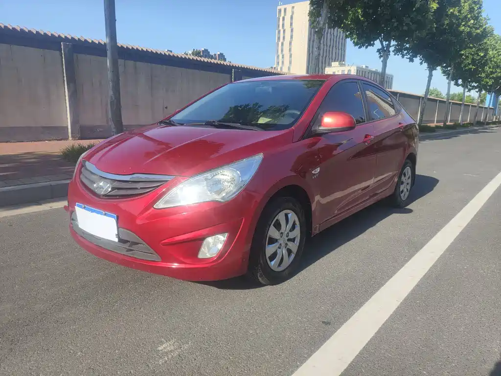 Hyundai Verna 2011