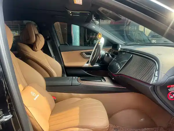 Mercedes-Benz E-Class 2024