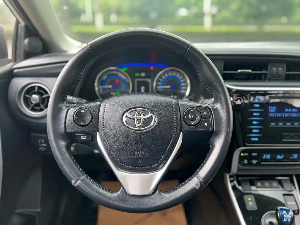 Toyota Corolla 2018 — фото 11