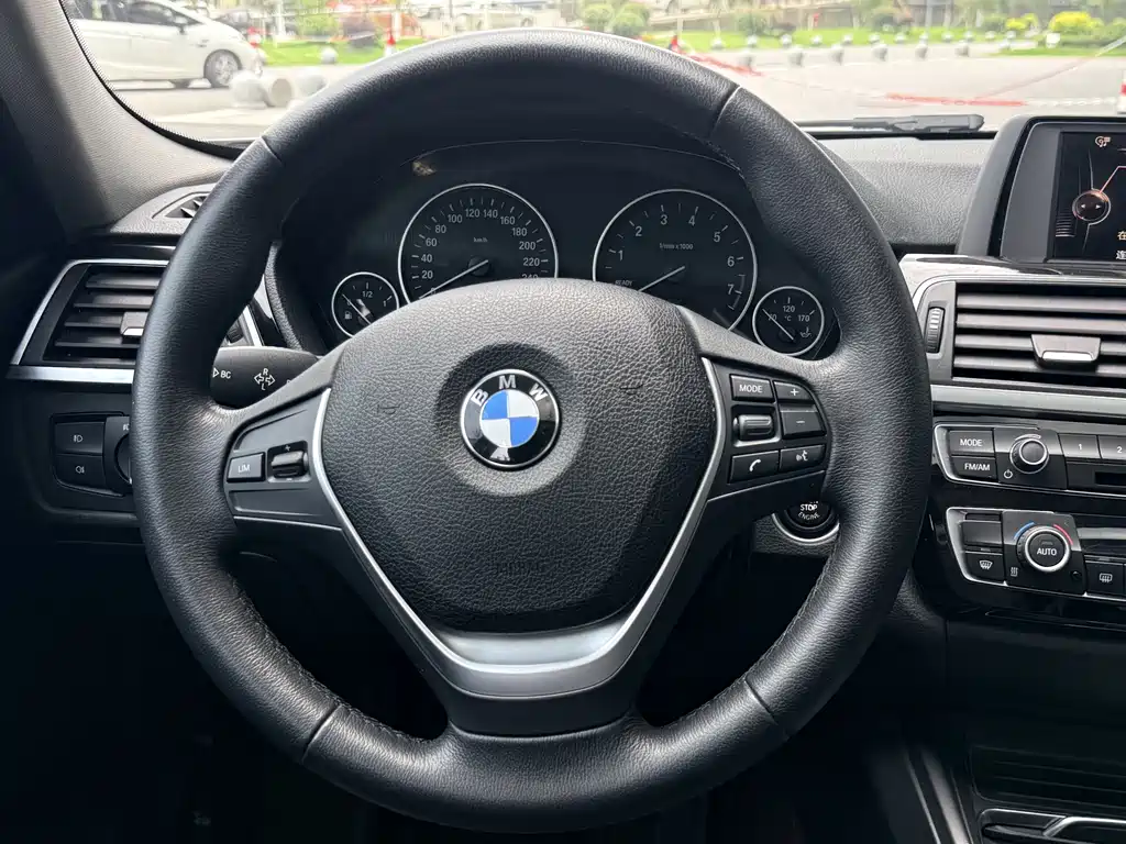 BMW 3 Series 2016 — фото 13