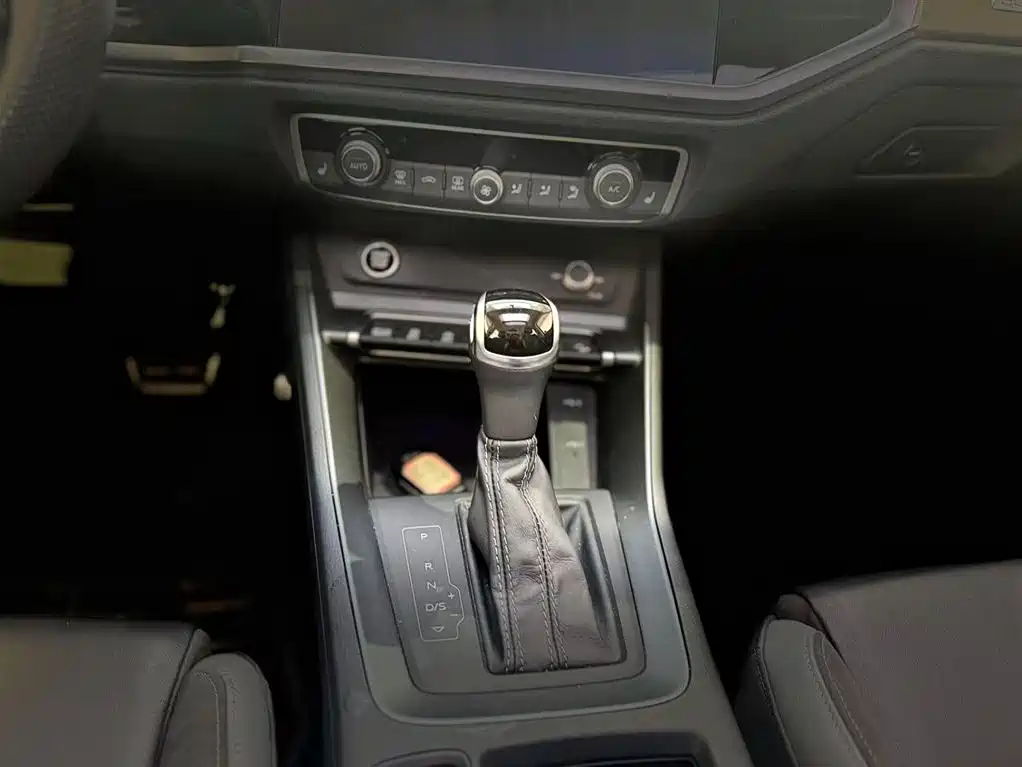 Audi Q3 Sportback 2023 — фото 11