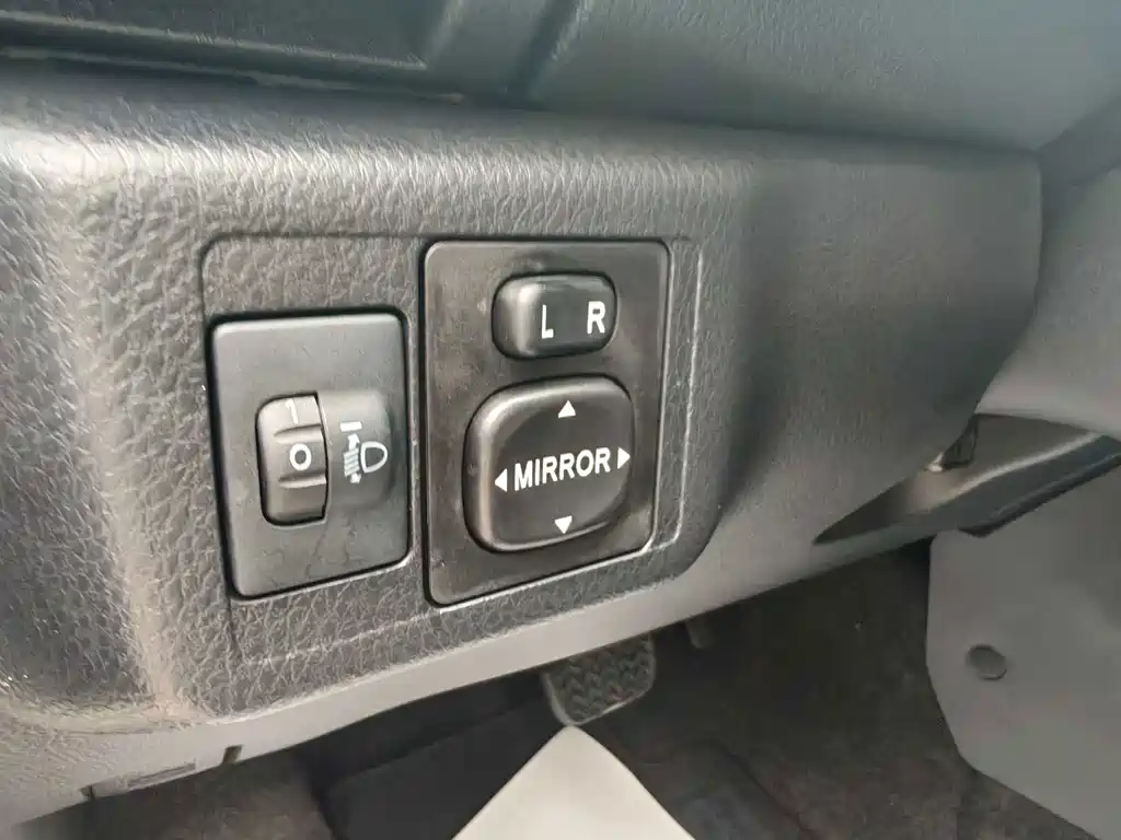 Toyota Yaris L 2022 — фото 15