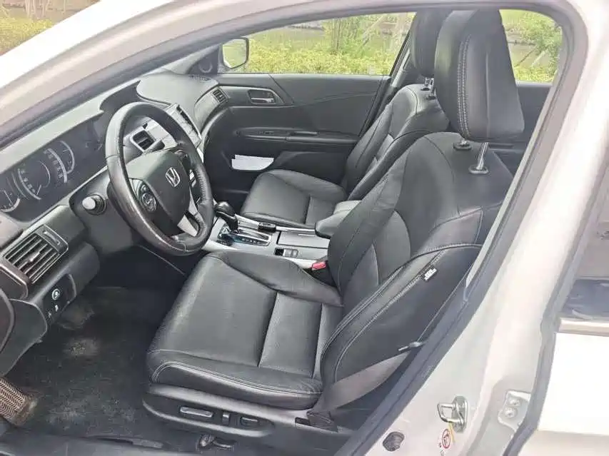 Honda Accord 2016 — фото 13