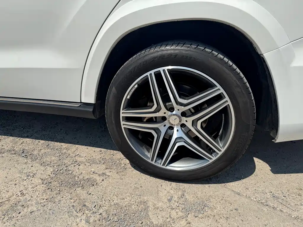 Mercedes-Benz GLS 2017 — фото 18
