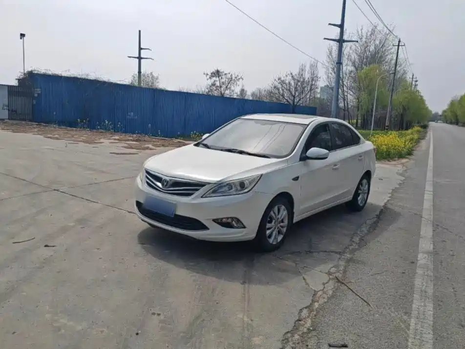 Changan Eado 2015 — фото 11