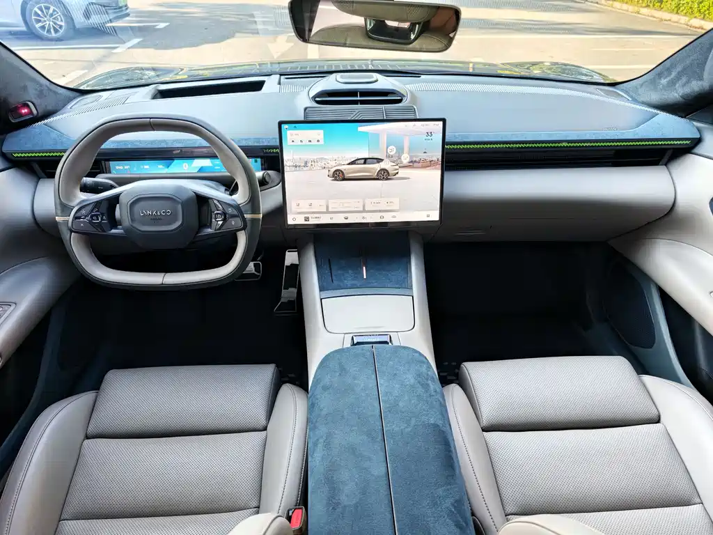 Lynk & Co Z10 2025
