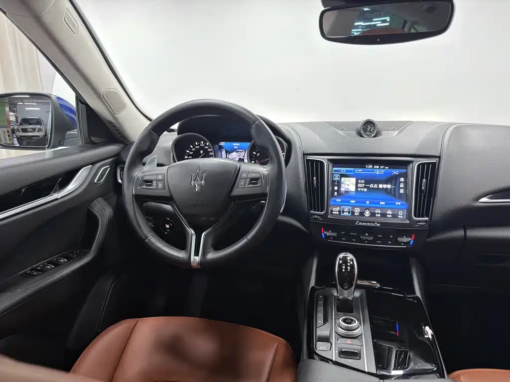 Maserati Levante 2017 — фото 10