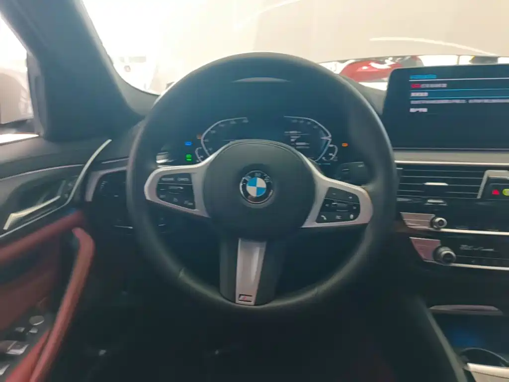BMW 5 Series New Energy 2021 — фото 11