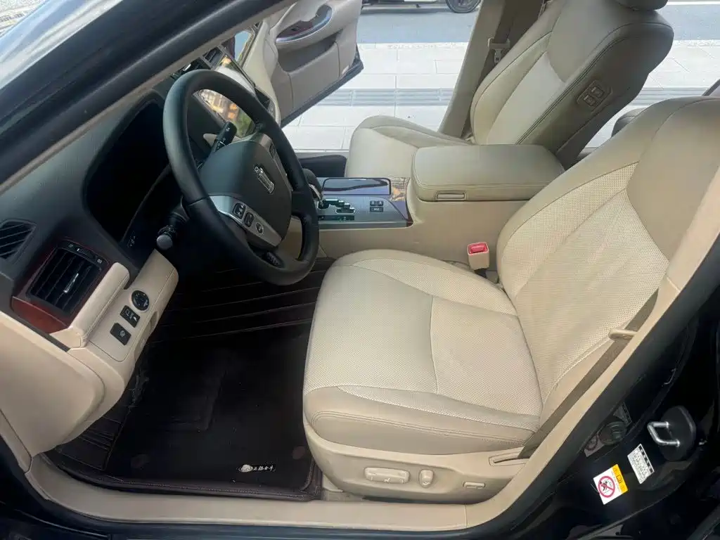 Toyota Crown 2014 — фото 10