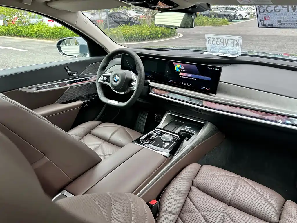 BMW 7 Series 2024 — фото 18