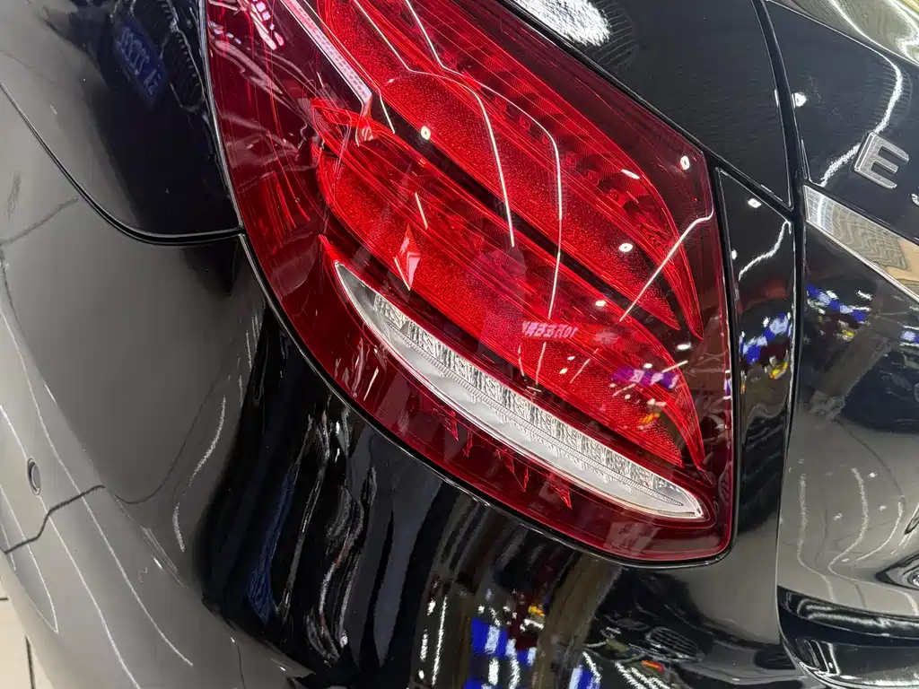 Mercedes-Benz E-Class 2019 — фото 18
