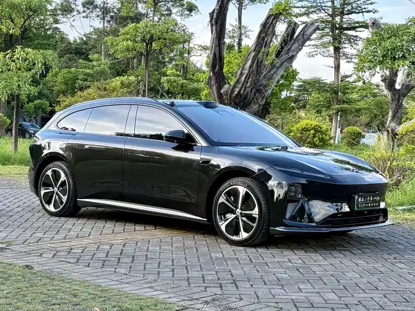 NIO ET5T 2024