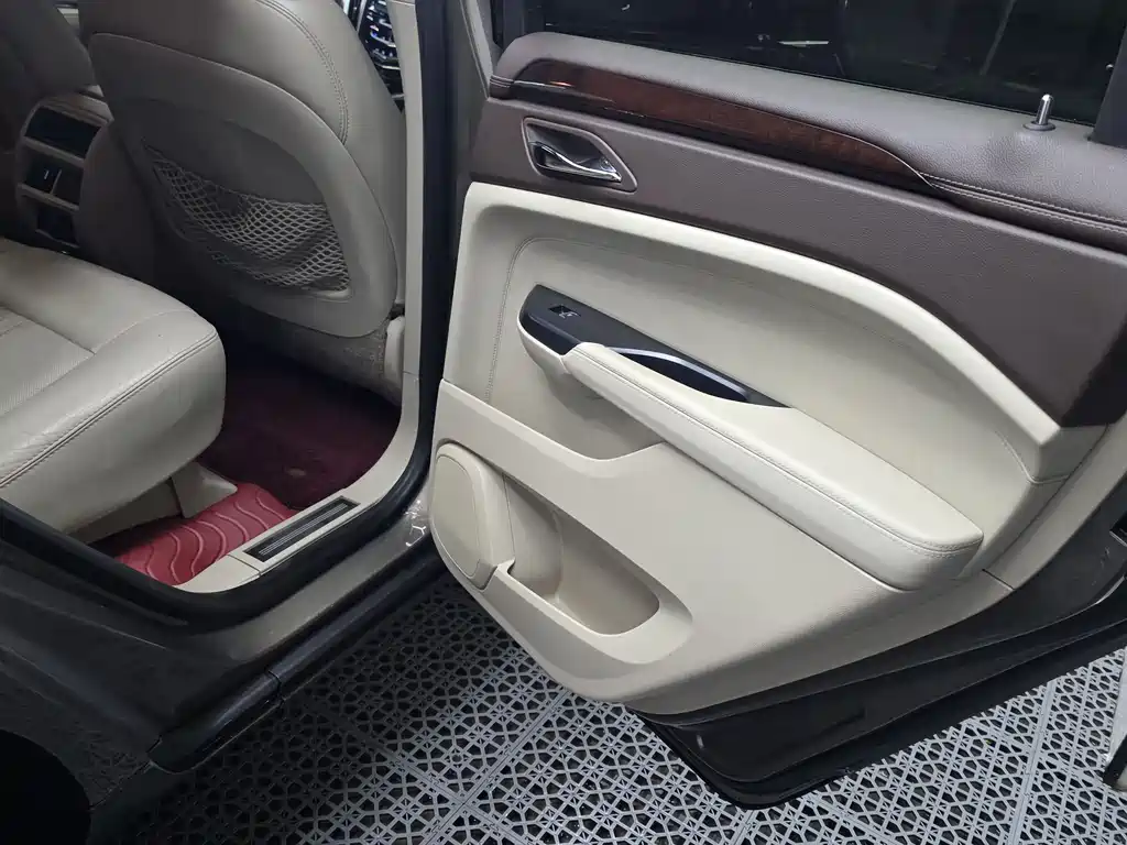 Cadillac SRX 2014 — фото 13