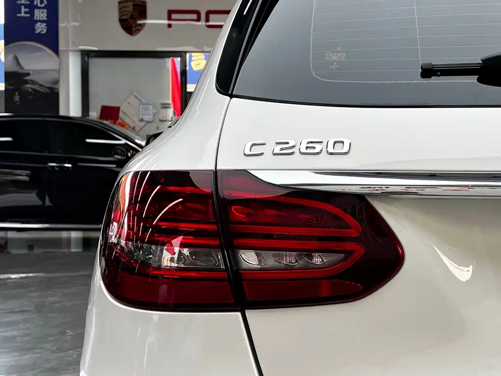 Mercedes-Benz C-Class 2022 — фото 10