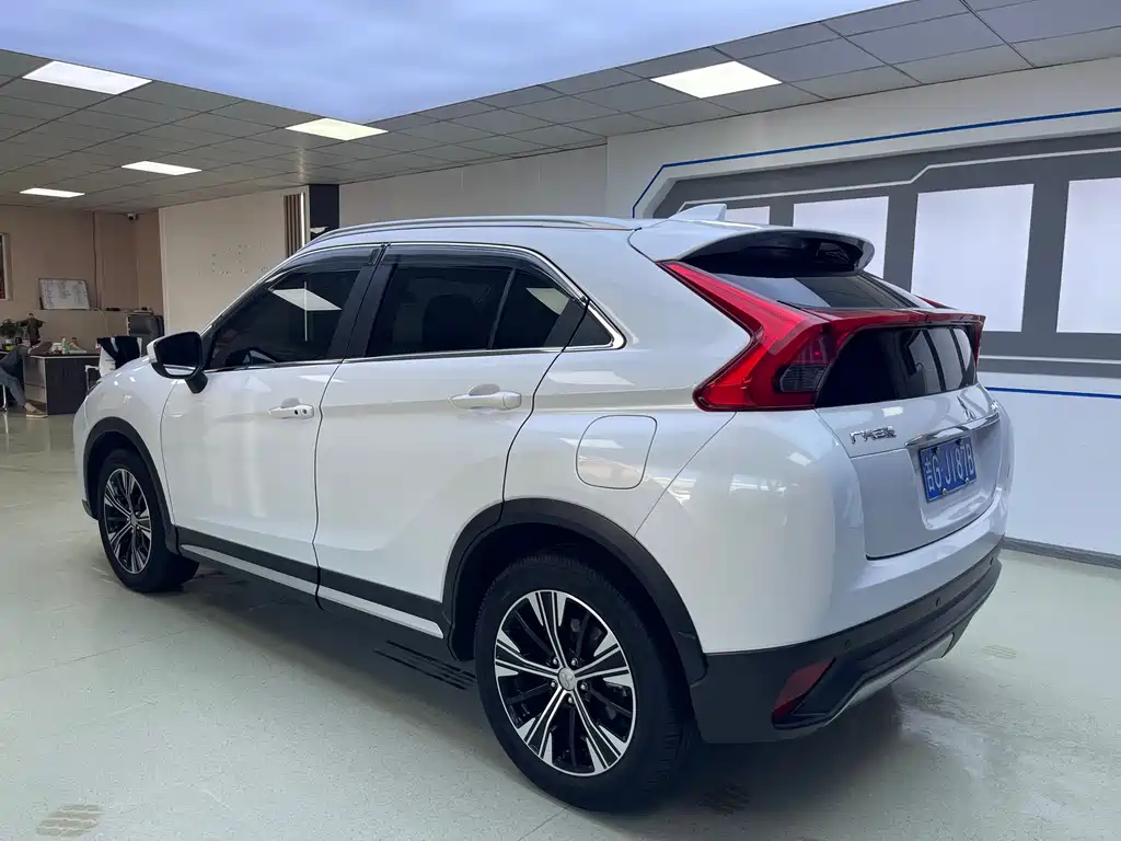 Mitsubishi Eclipse Cross 2021 — фото 13
