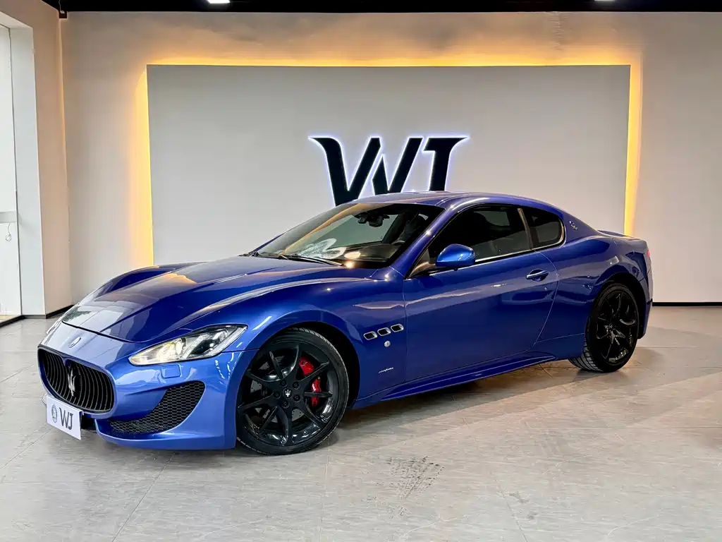 Maserati Granturismo 2013 — фото 1