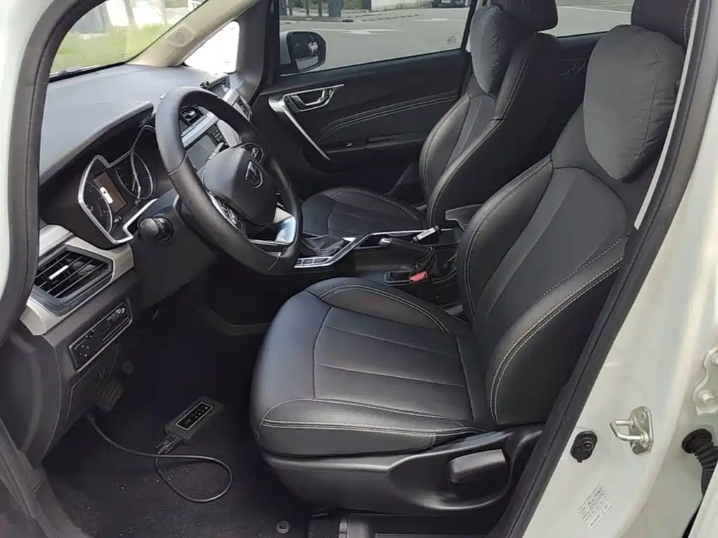 Geely Vision X3 2020 — фото 15