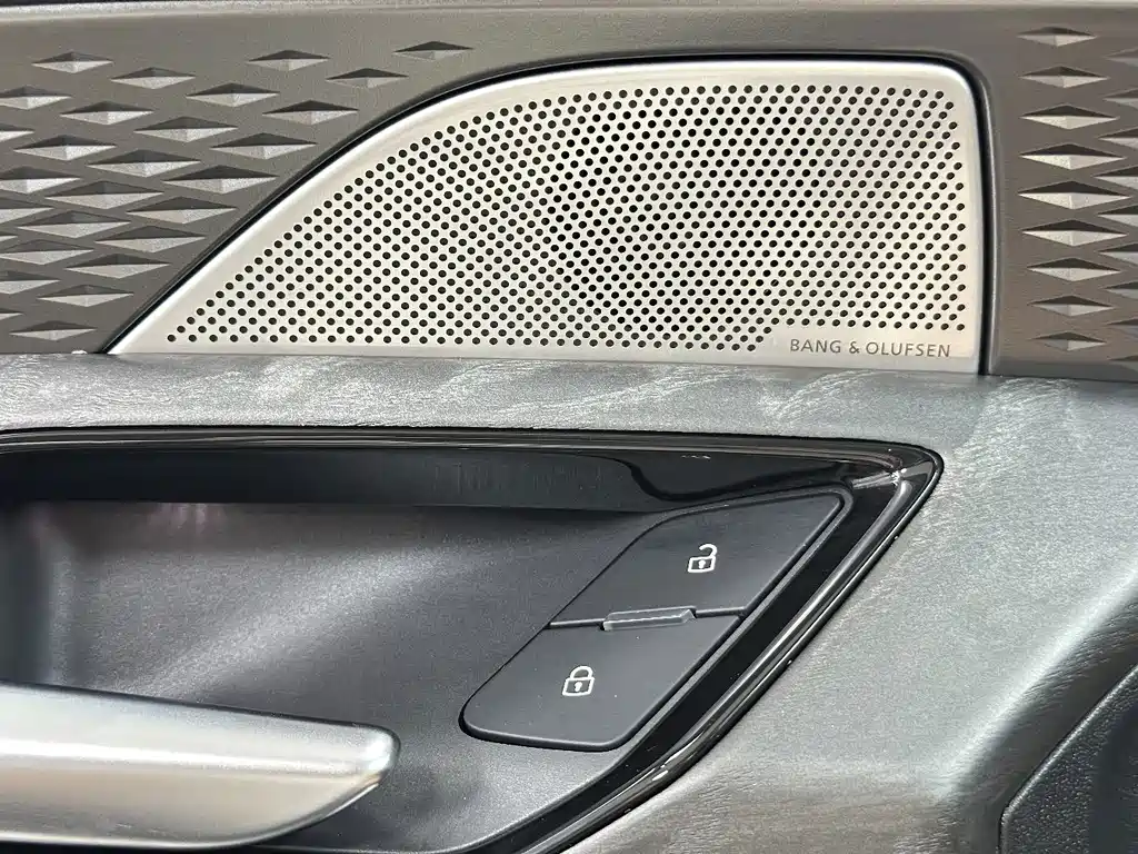 Audi Q6 2022 — фото 28