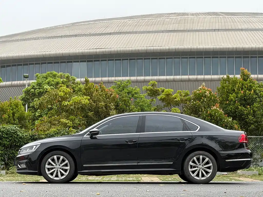 Volkswagen Passat 2018 — фото 7