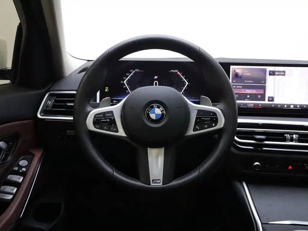 BMW 3 Series 2024 — фото 14