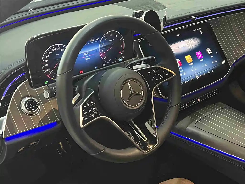 Mercedes-Benz E-Class 2024 — фото 15