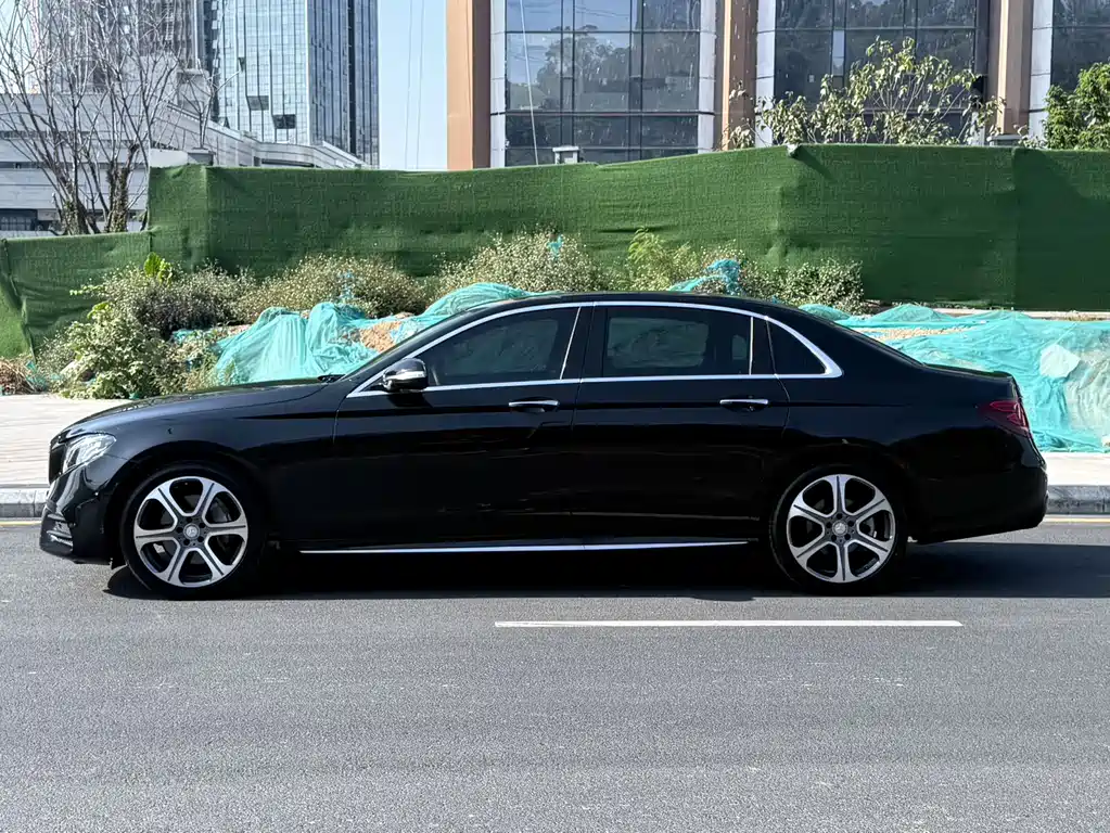 Mercedes-Benz E-Class 2017 — фото 8