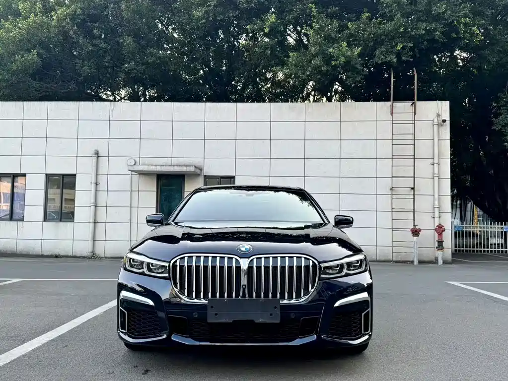 BMW 7 Series 2021 — фото 2