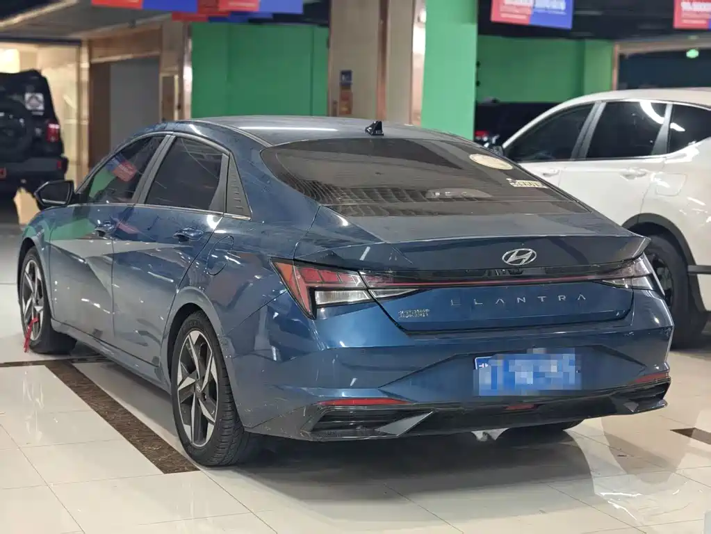 Hyundai Elantra 2022