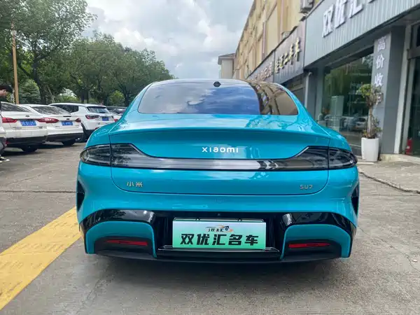 Xiaomi SU7 2025