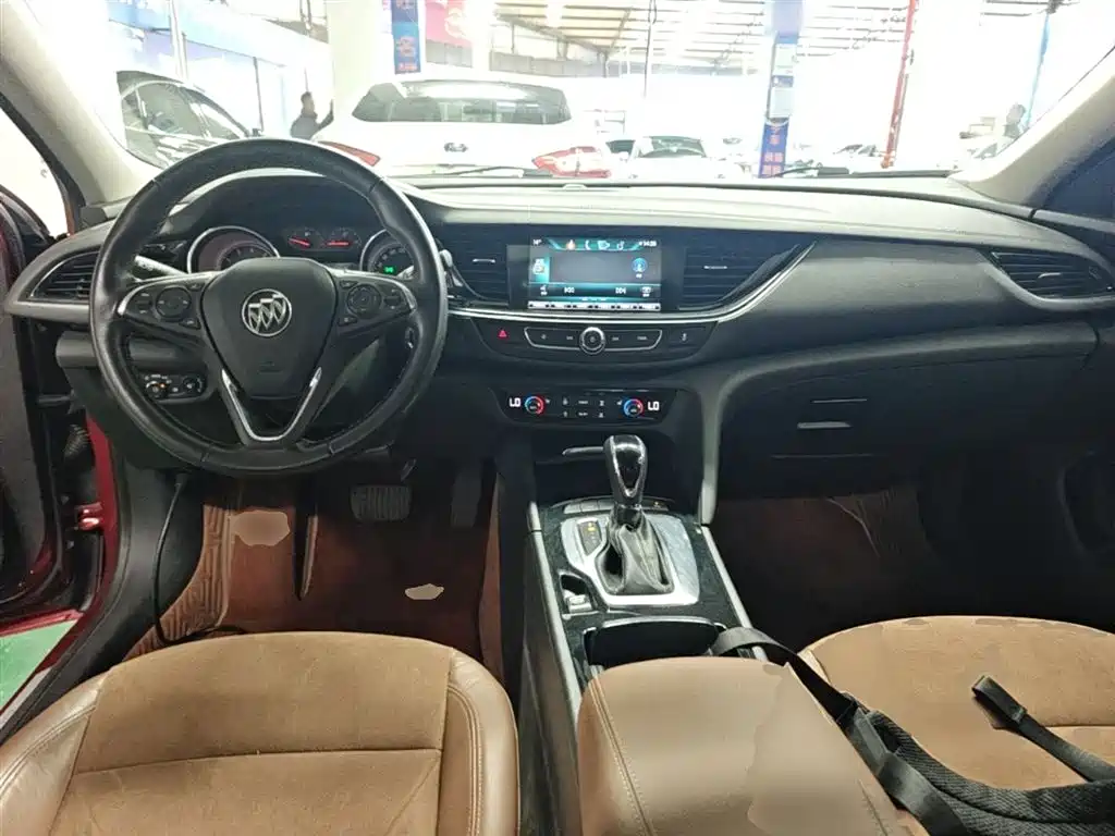 Buick Regal 2018 — фото 10