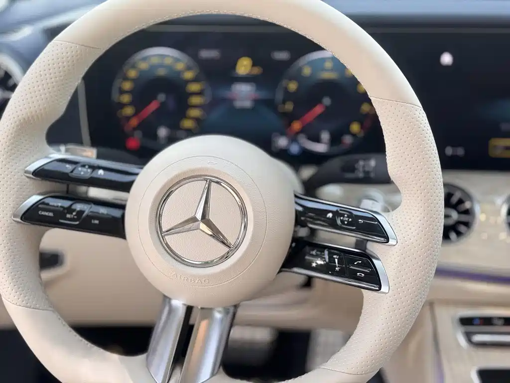 Mercedes-Benz E-Class 2023 — фото 5