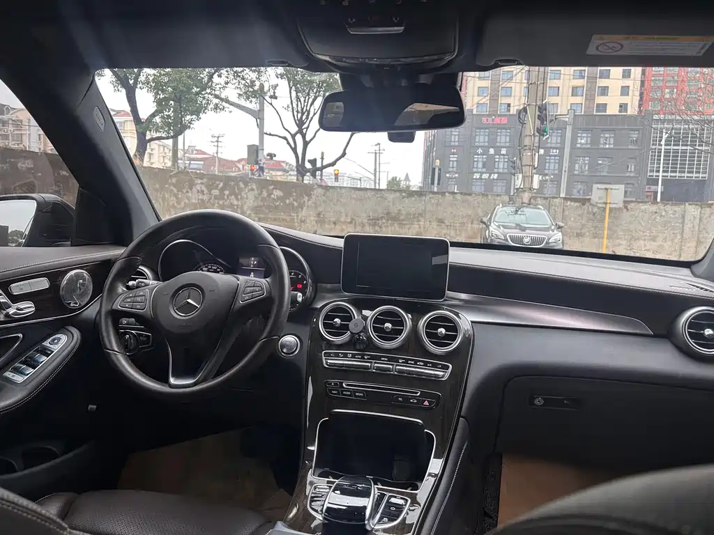 Mercedes-Benz GLC 2019 — фото 12