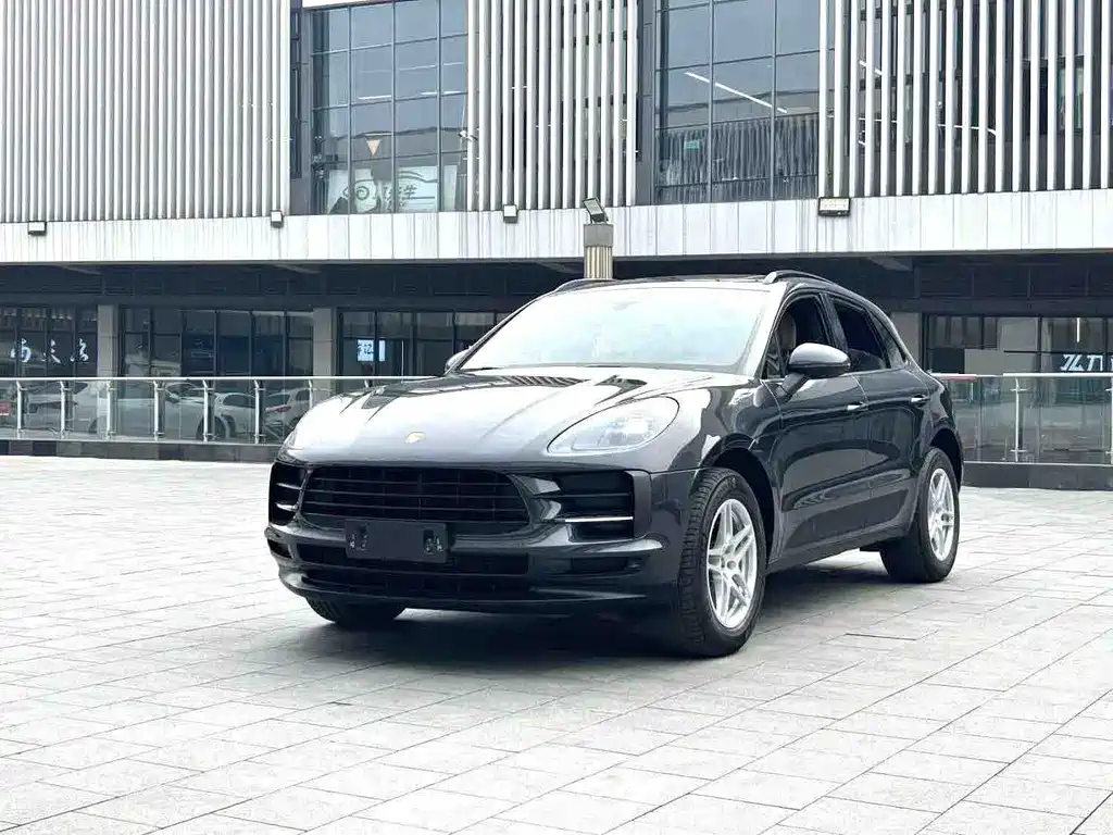 Porsche Macan 2019 — фото 1