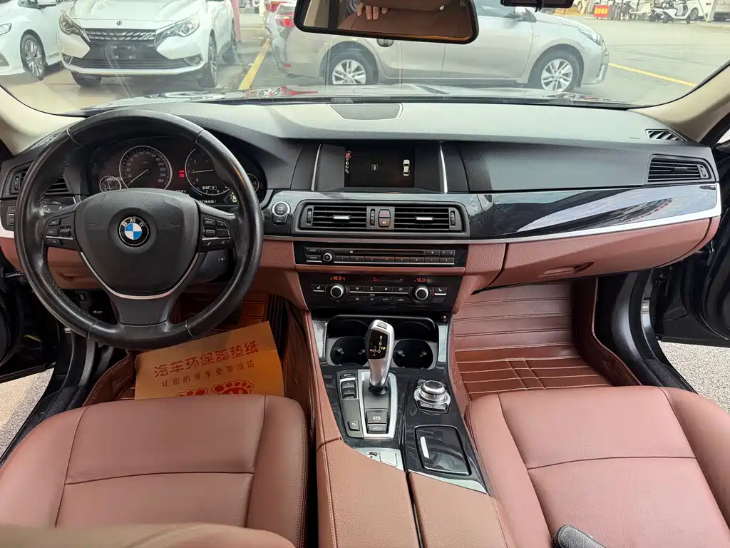 BMW 5 Series 2017 — фото 31