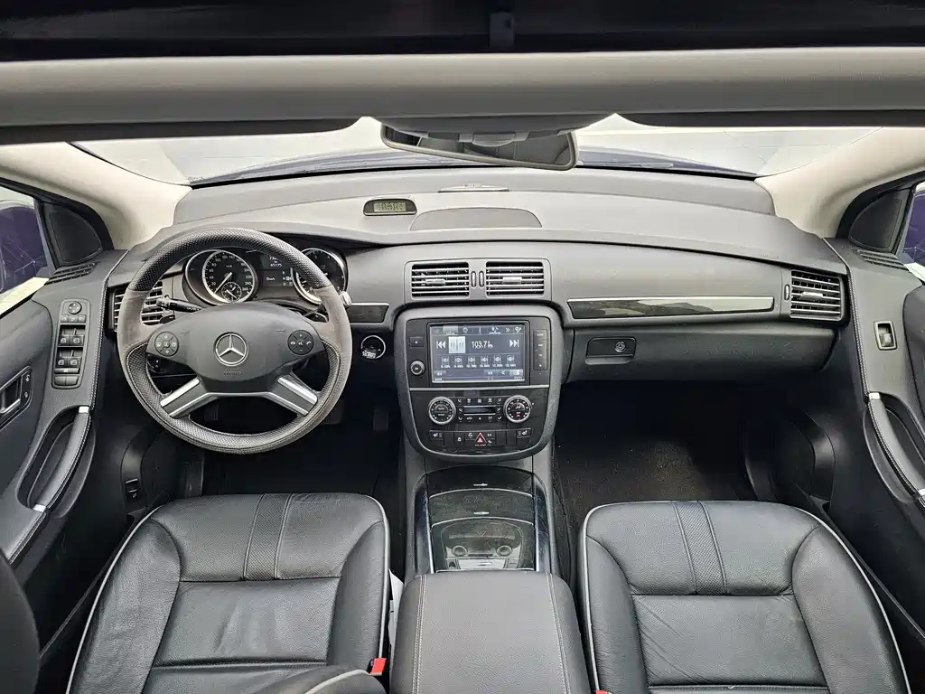 Mercedes-Benz R-Class 2017 — фото 12