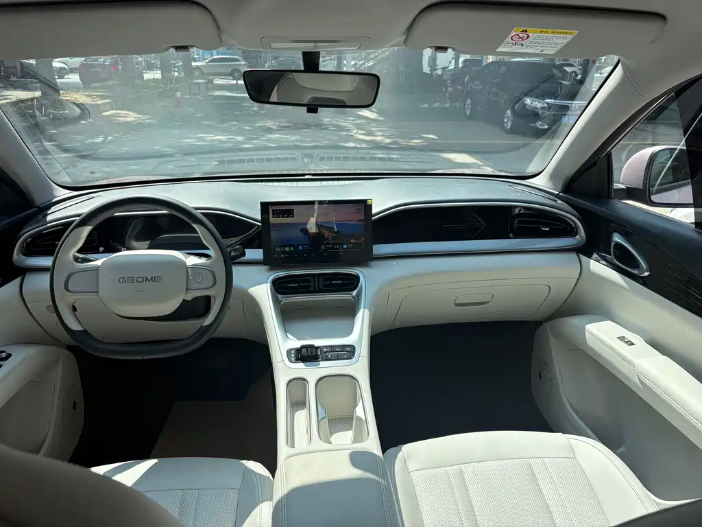 Geely Galaxy Starwish 2025 — фото 8