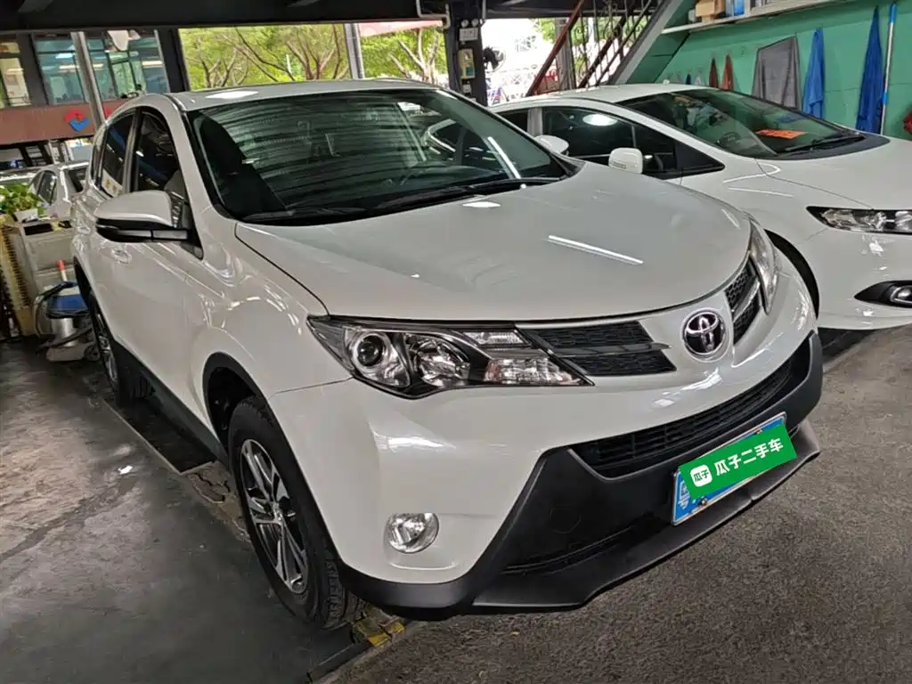 Toyota RAV4 2016 — фото 4