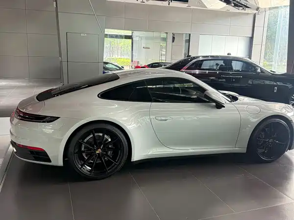 Porsche 911 2023