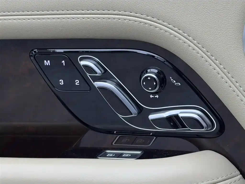 Land Rover Range Rover 2022 — фото 17