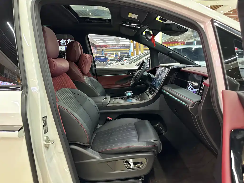 GAC Trumpchi M8 2024 — фото 15