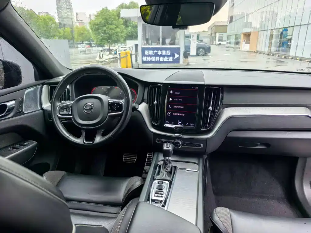 Volvo XC60 2020 — фото 4