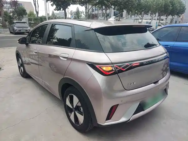 BYD Dolphin 2023