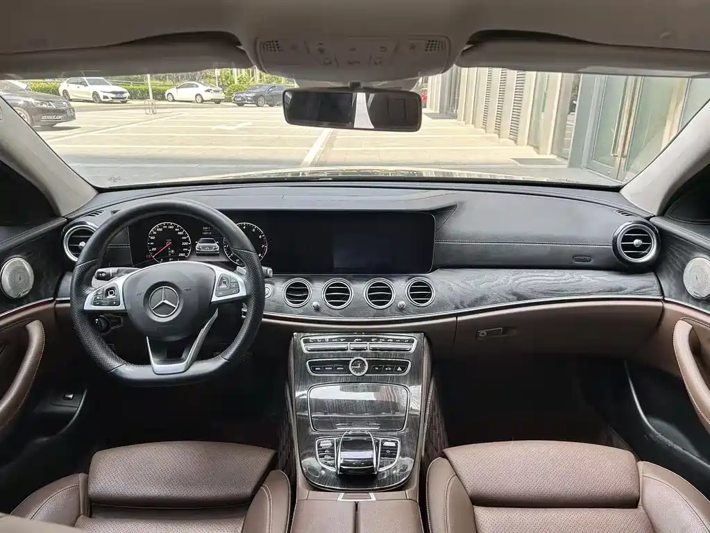 Mercedes-Benz E-Class 2017 — фото 10