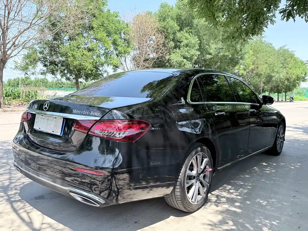 Mercedes-Benz E-Class 2019 — фото 13