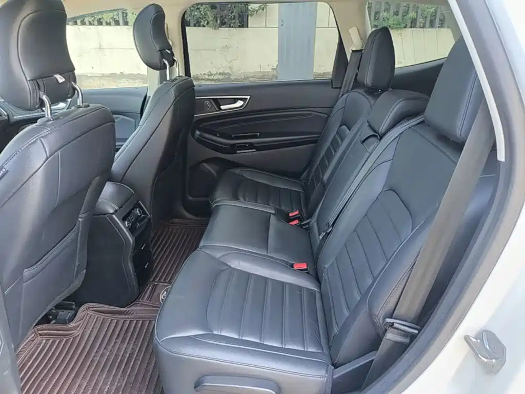 Ford Edge 2019 — фото 13