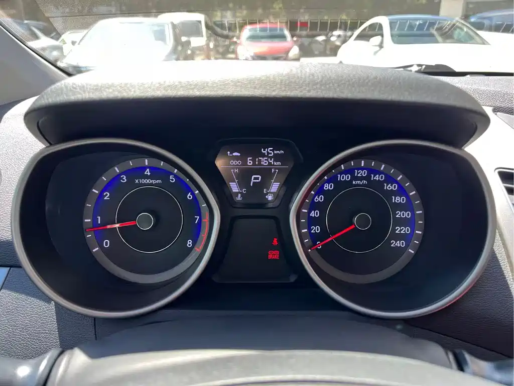 Hyundai Elantra Langdong 2018 — фото 33