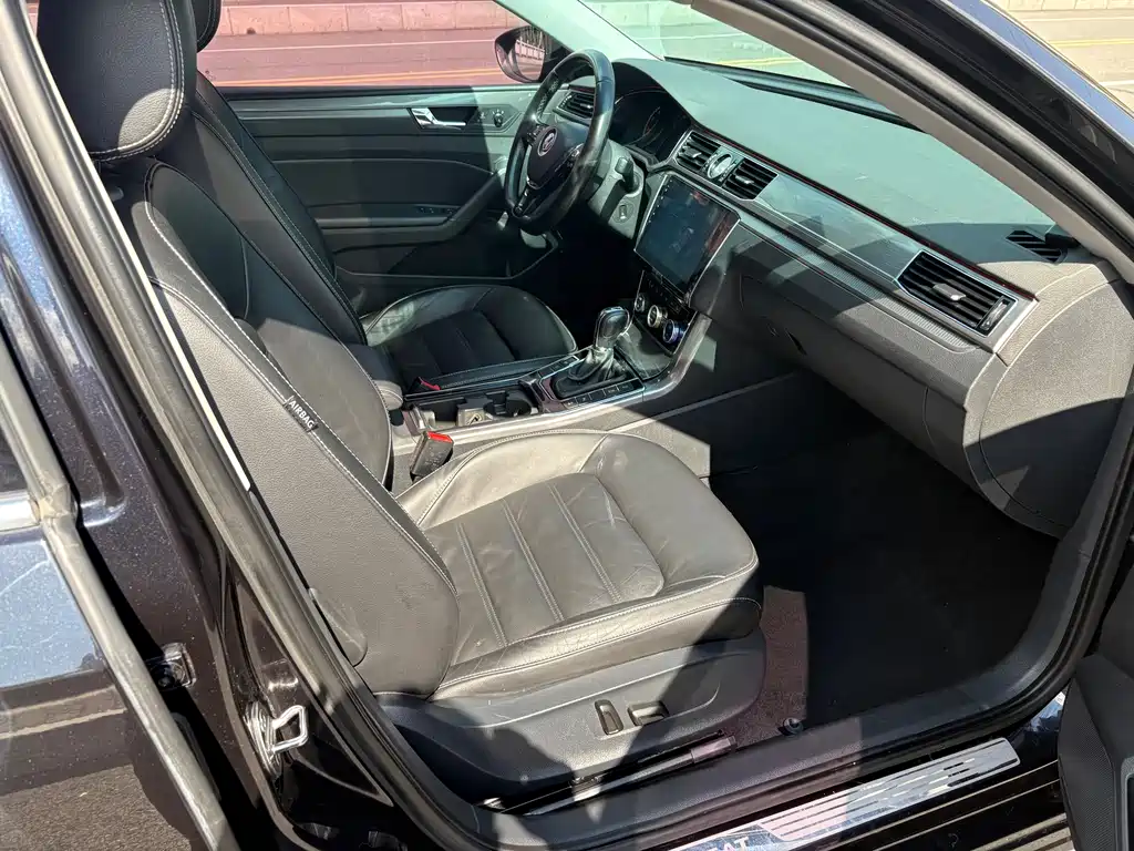 Volkswagen Passat 2018 — фото 14
