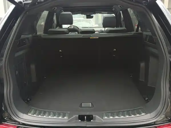 Land Rover Discovery Sport 2021