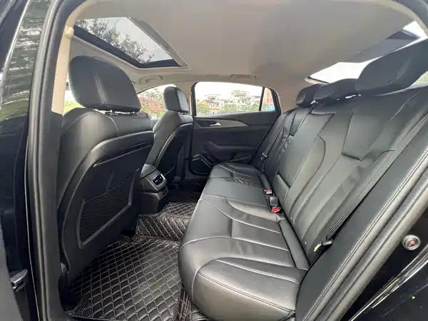 Hongqi H5 2022
